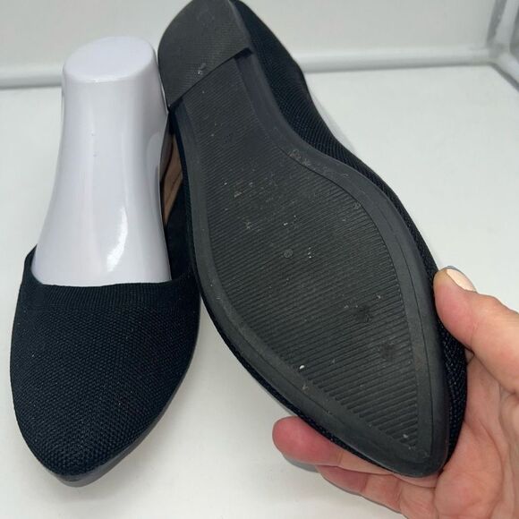 Knit Oval Toe Flats in Black - Picture 3 of 10